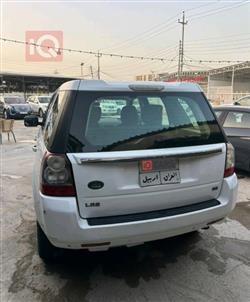 لاند روفر LR2